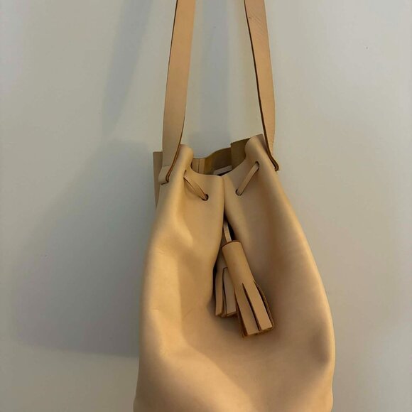 Building Block Bucket Bag in Nude (NWOT) - Retailed for $485 - Picture 2 of 4
